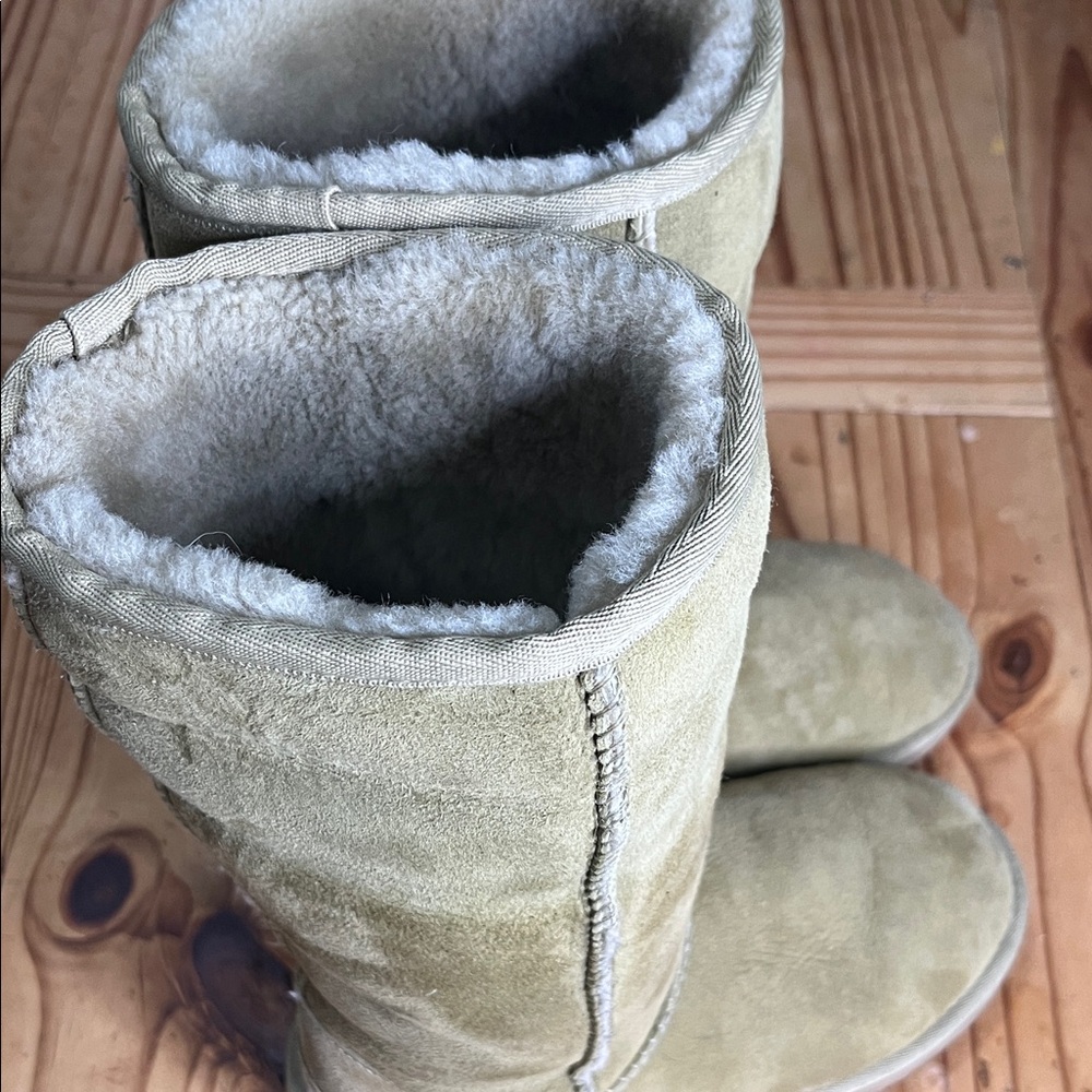 UGG Vintage  Olive Suede Boots Australia - Picture 5 of 9